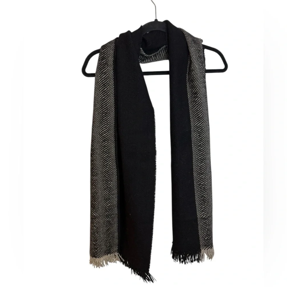 Sisley Vintage Wool Two Toned Chevron Unisex Blanket Scarf